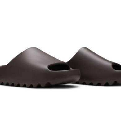 Yeezy Slides 'Soot' 2021