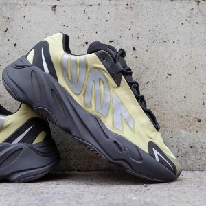 Yeezy Boost 700 MNVN 'Resin'