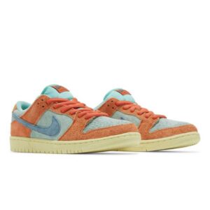 Nike Dunk Orange Emerald